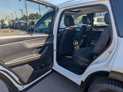 Used 2024 MAZDA CX-90 Plug-In Hybrid w/ Preferred AWD/4WD image 12