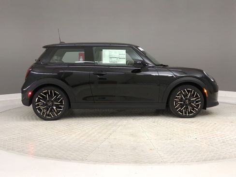 New 2026 MINI Cooper 2-Door Hardtop FWD image 5