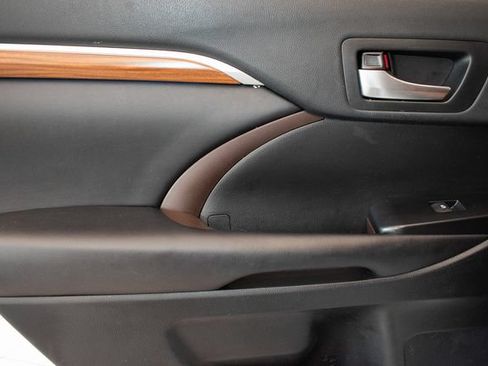 Used 2019 Toyota Highlander Limited AWD/4WD image 20