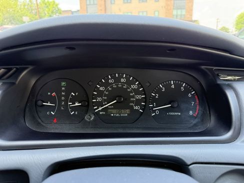 Used 2001 Toyota Camry LE FWD image 15