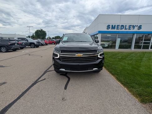 Used 2022 Chevrolet Suburban LT w/ Luxury Package AWD/4WD image 29