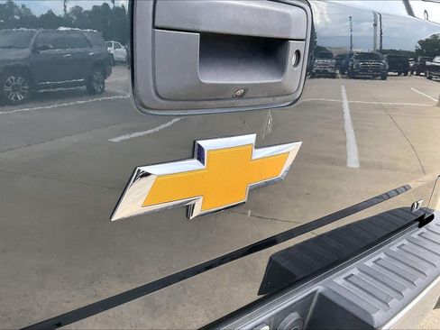 Used 2018 Chevrolet Silverado 1500 LT w/ Texas Edition RWD image 29