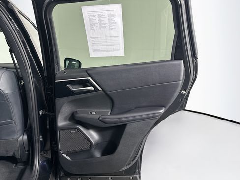 Used 2025 Mitsubishi Outlander SE AWD/4WD image 32
