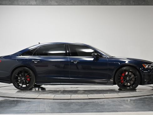 Used 2022 Audi S8 image 15