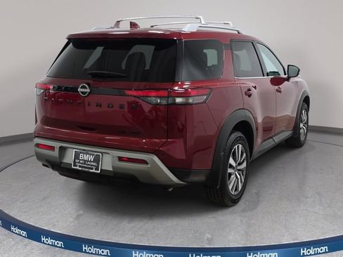Used 2023 Nissan Pathfinder SL w/ Black Appearance Package AWD/4WD image 6