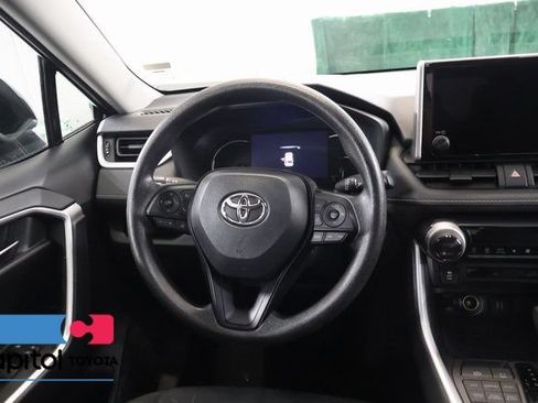 Used 2025 Toyota RAV4 XLE AWD/4WD image 14