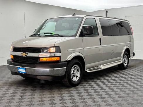 Used 2019 Chevrolet Express 2500 RWD image 15