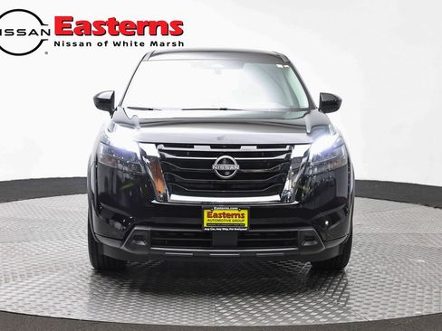 Used 2024 Nissan Pathfinder S AWD/4WD image 2