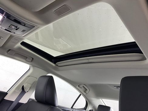 Used 2023 Lexus ES 350 w/ Premium Package image 17