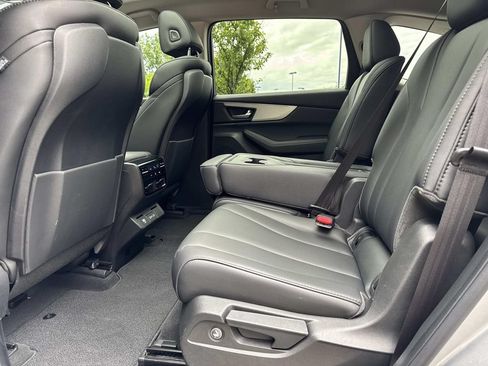 Used 2024 Acura MDX SH-AWD image 14