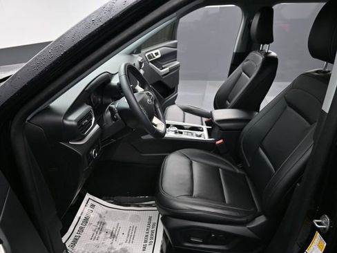 Used 2023 Ford Explorer XLT w/ Equipment Group 202A image 14