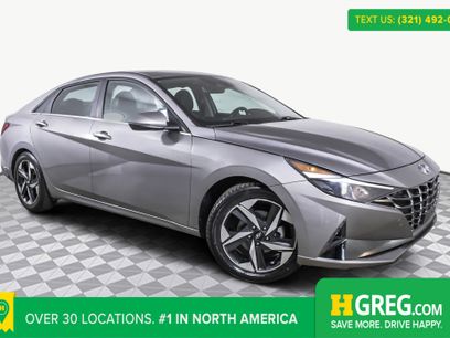 Used 2023 Hyundai Elantra Limited w/ Preferred Accessory Package