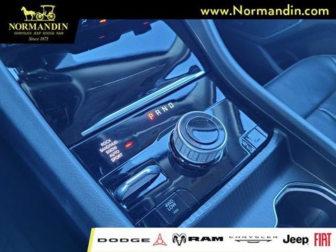 Used 2023 Jeep Grand Cherokee 30th Anniversary AWD/4WD image 12