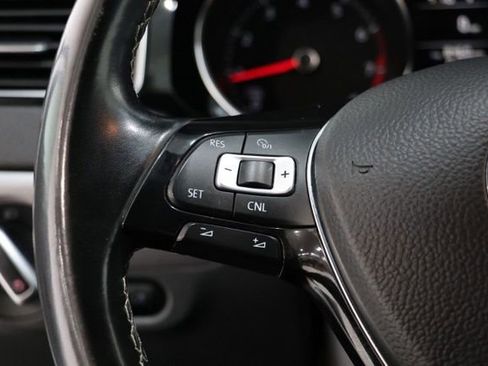 Used 2016 Volkswagen Jetta Sport FWD image 19