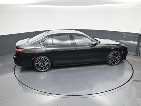 Used 2025 BMW 760i xDrive w/ Executive Package image 40