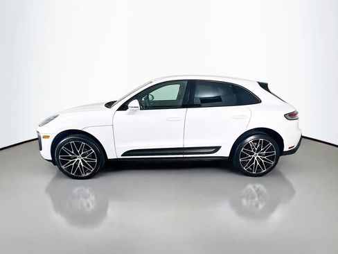 Certified 2026 Porsche Macan AWD/4WD image 2