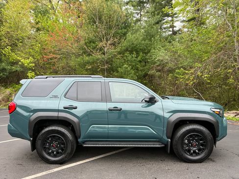 Used 2025 Toyota 4Runner TRD Off-Road Premium AWD/4WD image 6