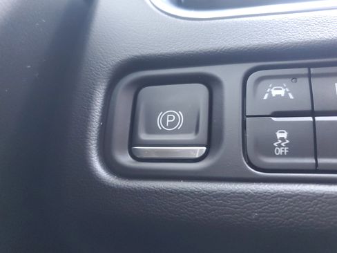 Used 2023 GMC Yukon AT4 image 31