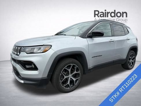 Used 2024 Jeep Compass Limited AWD/4WD image 3