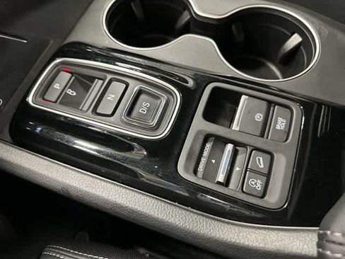 Used 2025 Honda Pilot EX-L image 24
