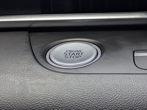 Certified 2025 Hyundai Elantra SEL FWD image 28