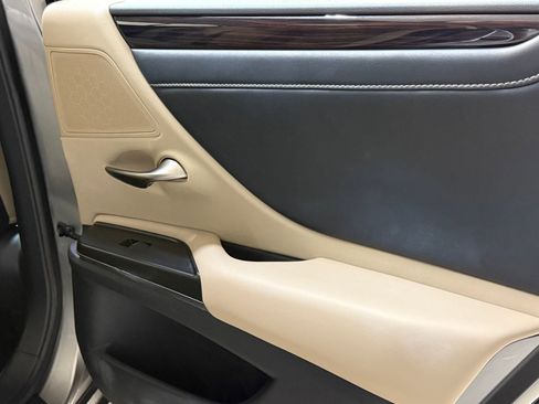 Used 2020 Lexus ES 300h w/ Premium Package image 21