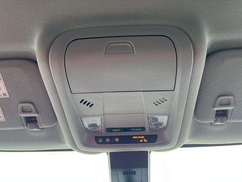 Used 2023 Chevrolet Equinox LT image 37