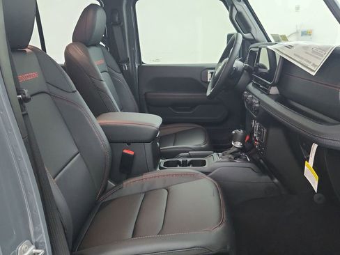 New 2025 Jeep Wrangler Rubicon image 32