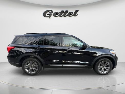 Used 2022 Ford Explorer XLT w/ Equipment Group 202A AWD/4WD image 4