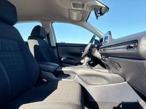 Used 2024 Honda HR-V LX image 31