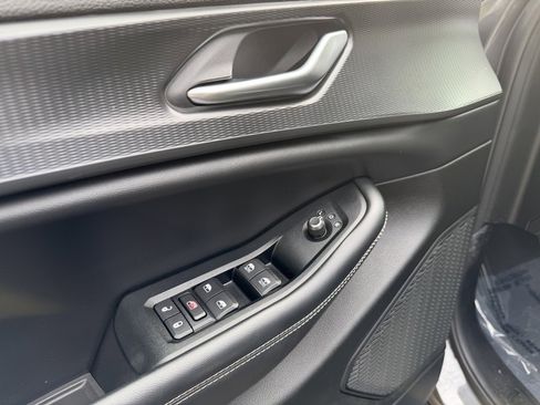 Used 2023 Jeep Grand Cherokee Altitude image 17