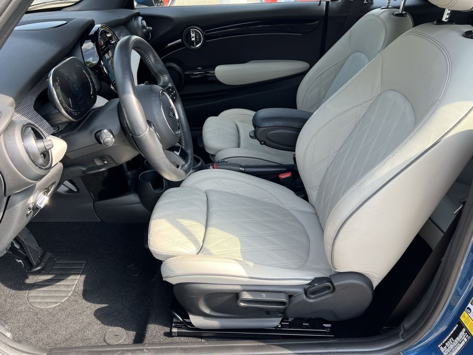 Used 2023 MINI Cooper S w/ Signature Upholstery Package FWD image 10