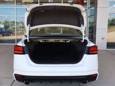 Used 2024 Nissan Altima 2.5 SR FWD image 8