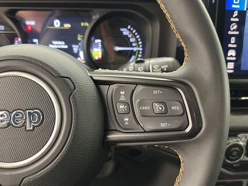 Used 2024 Jeep Wrangler Unlimited AWD/4WD image 20