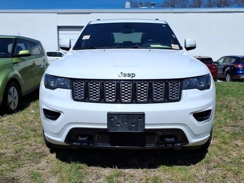 Used 2020 Jeep Grand Cherokee Altitude image 2