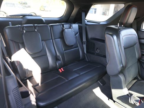 Certified 2022 Ford Explorer ST-Line w/ Class IV Trailer Tow Package AWD/4WD image 15