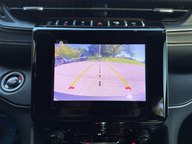 Used 2024 Jeep Grand Cherokee L Altitude AWD/4WD image 19