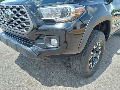 Used 2021 Toyota Tacoma TRD Off-Road AWD/4WD image 11