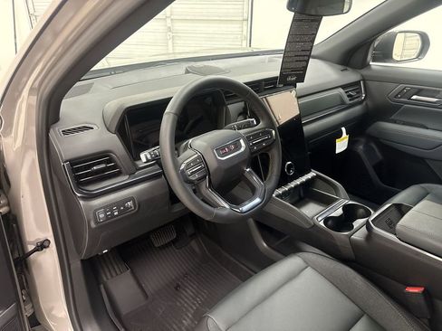 New 2026 GMC Terrain AT4 w/ LPO, Black Badging Package AWD/4WD image 10