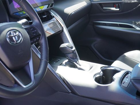 Used 2023 Toyota Venza XLE AWD/4WD image 20