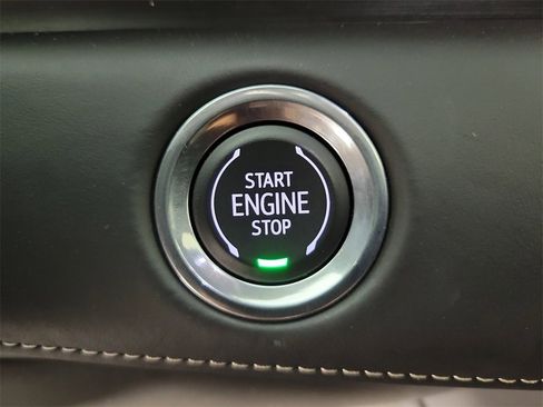 Certified 2023 Cadillac Escalade Sport Platinum w/ LPO, ONYX Package image 31