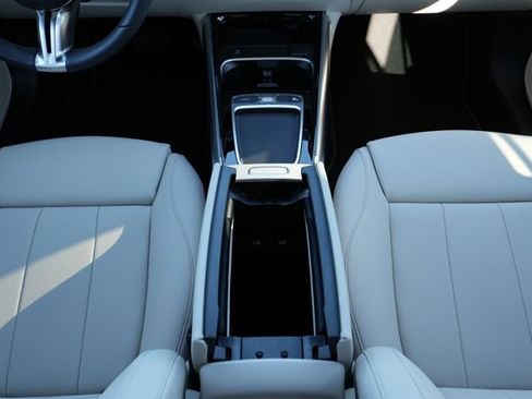 Certified 2025 Mercedes-Benz GLA 250 4MATIC w/ Driver Assistance Package image 30