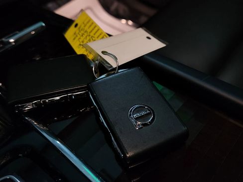 Used 2018 Volvo XC90 T5 Momentum w/ Convenience Package image 36