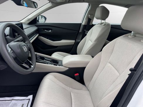 Used 2024 Honda Accord EX image 11