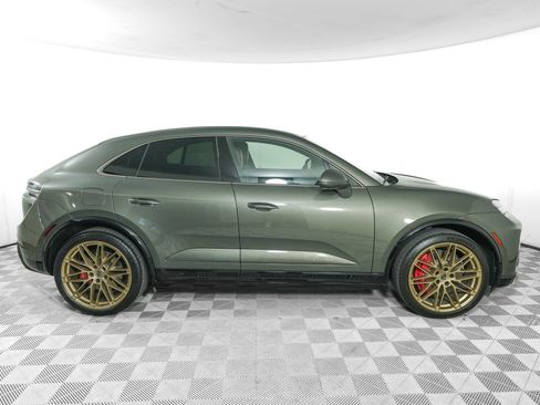 Used 2025 Porsche Macan Turbo Electric AWD/4WD image 3