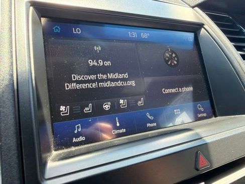 Used 2018 Ford Taurus Limited FWD image 30