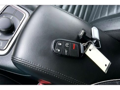 Used 2020 Jeep Grand Cherokee Limited X image 13