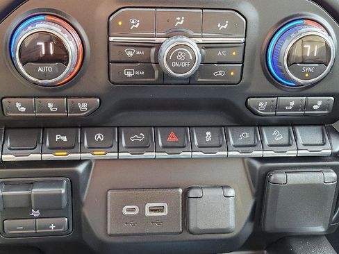 Used 2020 Chevrolet Silverado 1500 LTZ w/ LTZ Convenience Package image 19