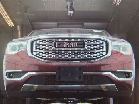 Used 2019 GMC Acadia Denali w/ Technology Package AWD/4WD image 18