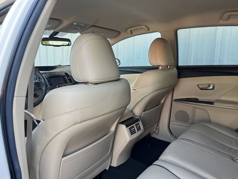 Used 2014 Toyota Venza LE image 14